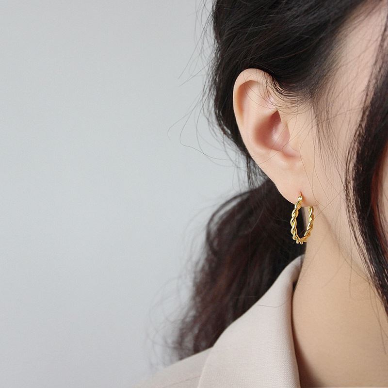 Casual Twisted Circle 925 Sterling Silver Huggie Hoop Earrings
