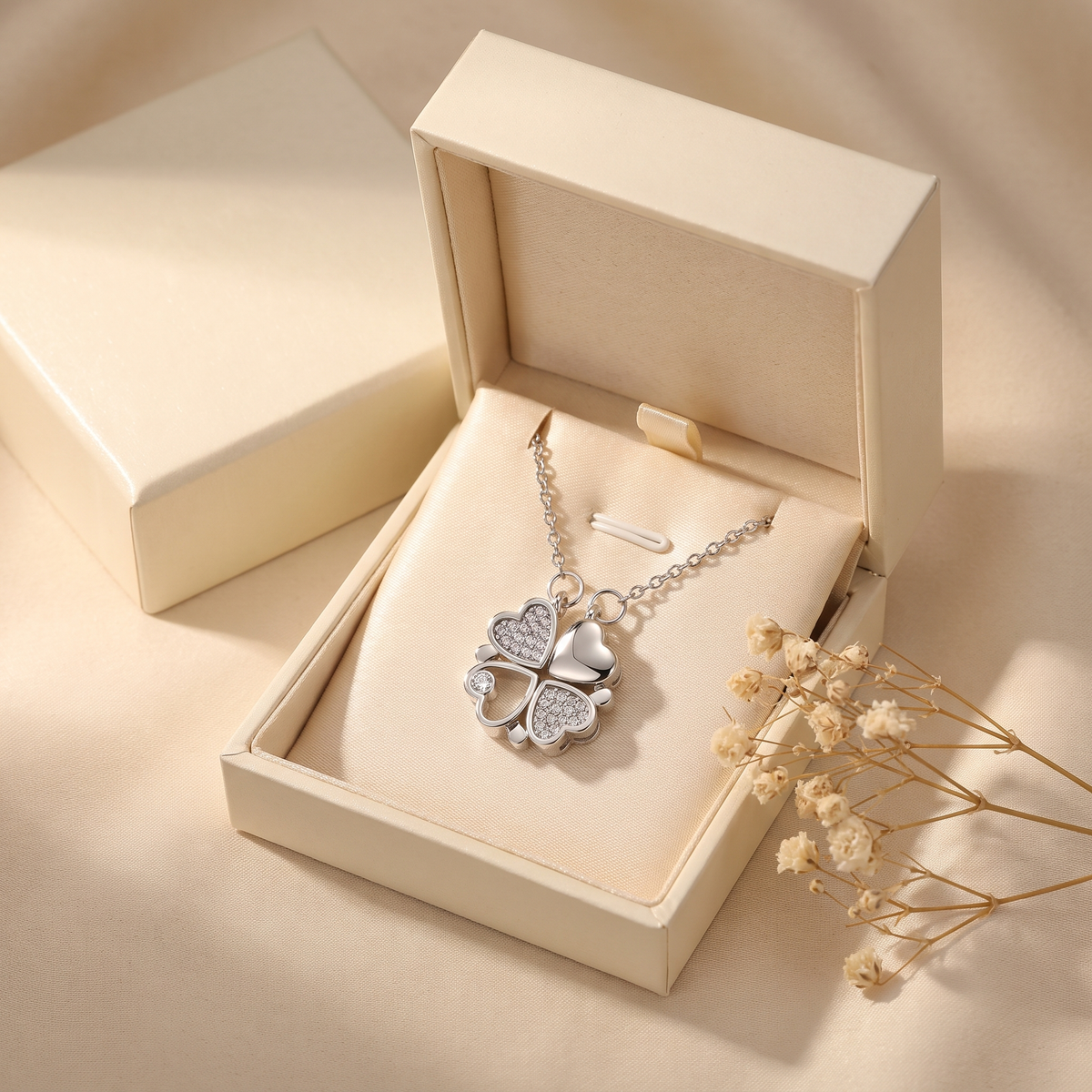COSMOS™ Lucky Fold Necklace
